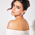 Kriti Sanon Instagram - Black and white make moments together.. 🖤🤍 And classy attires too! 😉
