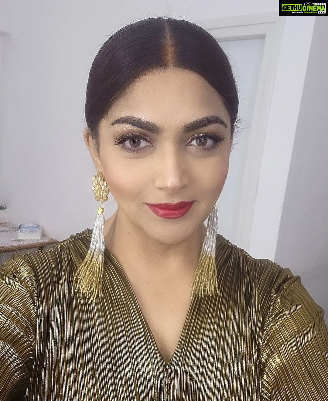 Kushboo Instagram - Never underestimate the power of a determined woman.. 💛💛💛