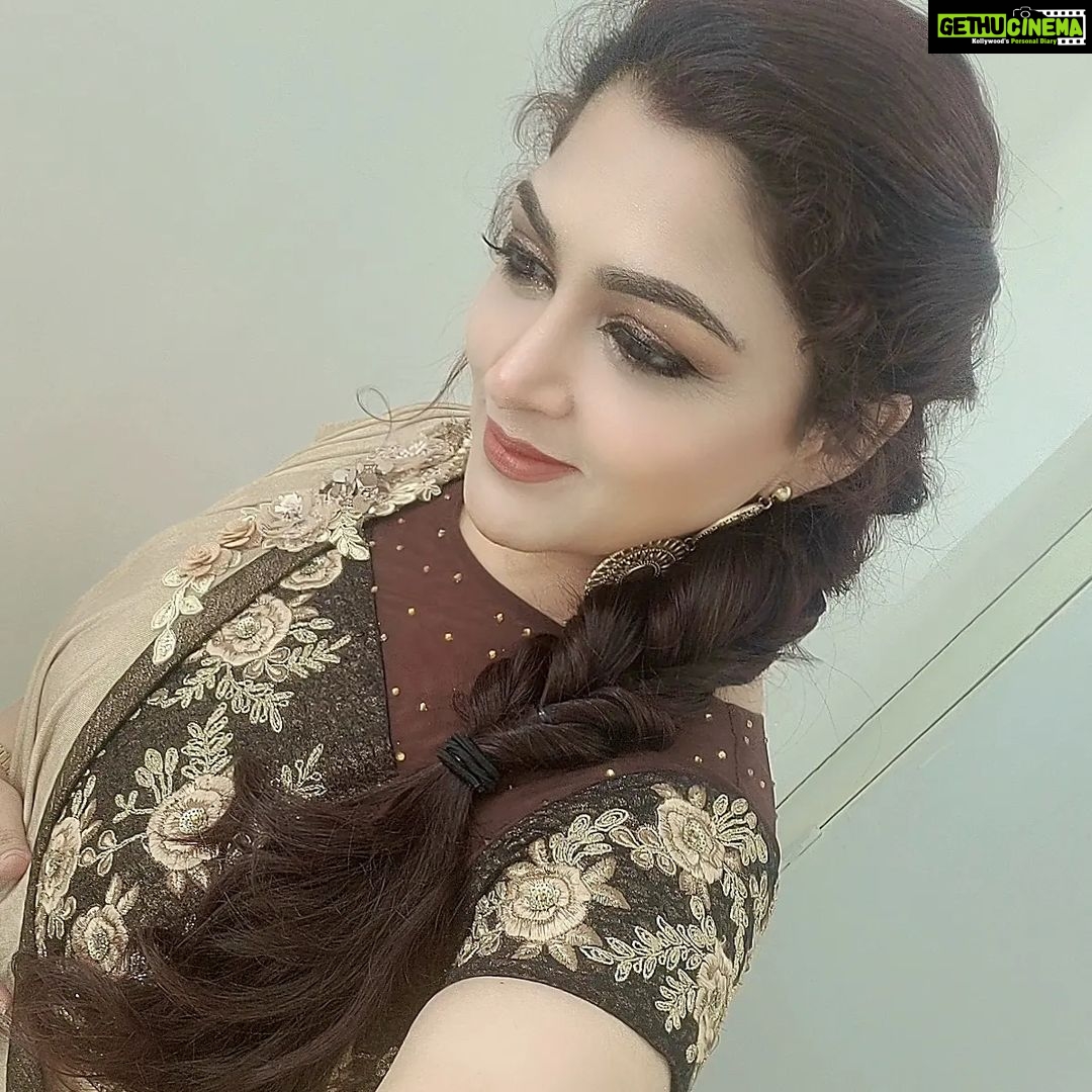 Kushboo Instagram - If only looks could kill.. 😍😍