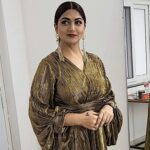 Kushboo Instagram - Never underestimate the power of a determined woman.. 💛💛💛