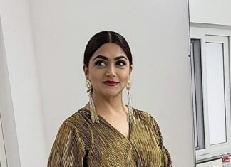 Kushboo Instagram - Never underestimate the power of a determined woman.. 💛💛💛