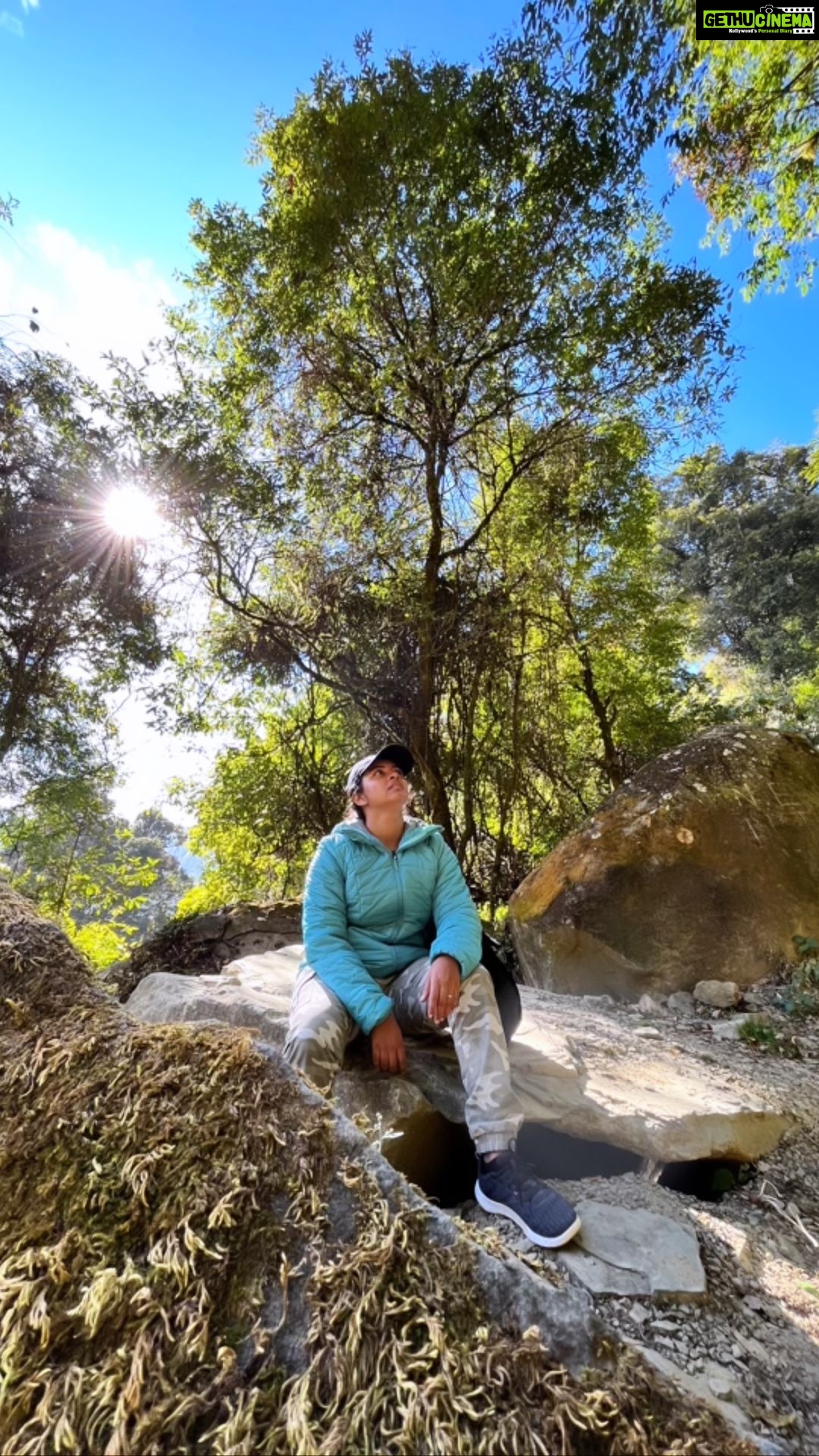 Lijomol Jose Instagram - Explore the world #dzukouvalley #nagaland #trekking @arun_antony_onisseril Dzukou Valley