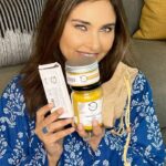 Lisa Ray Instagram - We all know turmeric heals, right? It has many beneficial qualities for both health and appearance. @egawellness, the golden healer comes in many forms - the choice is yours 🌟 #Ayurveda #turmeric #preventativecare @egawellnessindia #egawellness #egawellnessindia