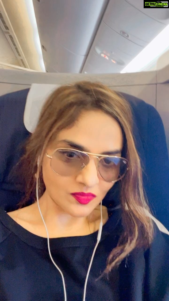 Madhoo Instagram - Free time Time pass Music time