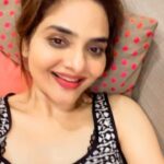 Madhoo Instagram - #sunday #selfentertainment 💄