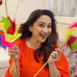 Madhuri Dixit Instagram – The little joys of life ❤️

#Sunday #SundayMood #Boomerang