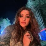 Madhuurima Instagram - Starry nights , windy blows , golden glow and a sweet thoughtful face 😍😍 #nightshoot