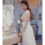 Madonna Sebastian Instagram - 𝐕𝐈𝐂𝐓𝐎𝐑𝐈𝐀𝐍 𝐃𝐑𝐄𝐀𝐌𝐒 : A vintage experience Outfits: @labelmdesigners Photography - @shabeerzyed_photography @aneez__azeez Creative direction/ Styling- @rn.rakhi Hair & Make Up : @laxmi_saneesh #vintage #fashion #bridal #victorian #trend