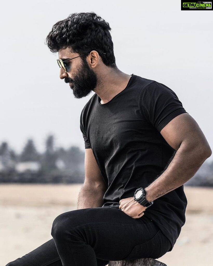 Mahendran Instagram - Strong Men don’t have attitude, they have Standards…..🖤 @haran_official_ ‘s 📸