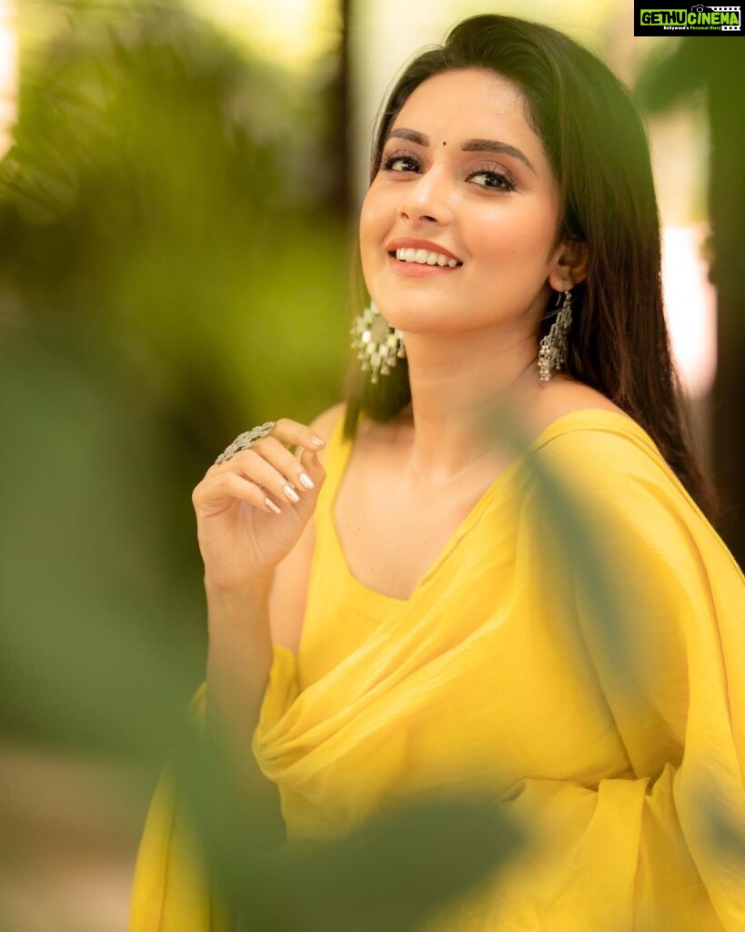 Mahima Nambiar Instagram - A smile is the most beautiful curve on a womans body !! Captured by : @camerasenthil MUA : @jeevithamakeupartistry Wearing : @baisacrafts Organized by : @rrajeshananda #traditional #salwar #happycolor #yellowdress #feelingconfident #smile #shine #actorlife #poser #photoshoot