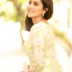 Mahima Nambiar Instagram - 🍂 Captured by : @camerasenthil Wearing : @labelswarupa MUA : @jeevithamakeupartistry Organized by: @rrajeshananda #traditional #salwar #happycolor #greendress #green #feelingconfident #smile #shine #actorlife #poser #photoshoot