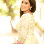 Mahima Nambiar Instagram - 🍂 Captured by : @camerasenthil Wearing : @labelswarupa MUA : @jeevithamakeupartistry Organized by: @rrajeshananda #traditional #salwar #happycolor #greendress #green #feelingconfident #smile #shine #actorlife #poser #photoshoot