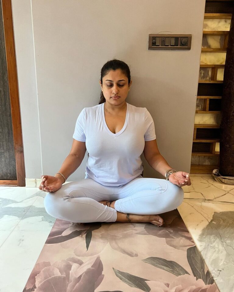 Malavika Instagram - I meditate so that my mind cannot complicate my life🧘‍♀️