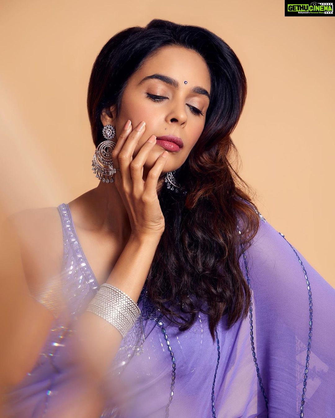 Mallika Sherawat Instagram - I’m such a saree girl 🦋 . Saree @irrauofficial Accessories @aquamarine_jewellery Styled by @stylingbyvictor @sohail__mughal___ Assisted by @ebthestylecoach Clicked by @theguywithacanon ❤️: @ankitaanthony . . . . . . #saree #allaboutbrides #designersarees #traditionaloutfit #ethnicwearonline #designerwear #sareecollection #partywearsaree #indianwear #gold #pink #cute #instalove #smile #beautiful #alwayspositive #red #precious #friendly #brightlights #lipstic #better #allyouneed #dressdesigners #onthisday #peacefull #healthymindset #innerstrength #alwayssmile #designerfashion Mumbai, Maharashtra