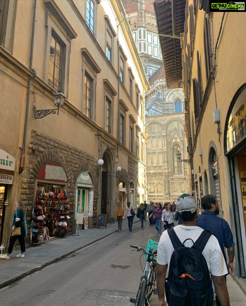 Malvika Nair Instagram - Florence - Firenze 🇮🇹🍝 #italy #annimanchisakunamule