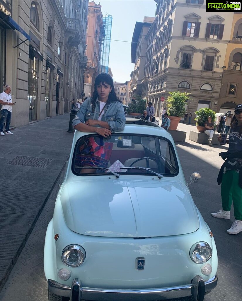 Malvika Nair Instagram - Florence - Firenze 🇮🇹🍝 #italy #annimanchisakunamule