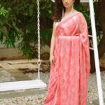 Malvika Nair Instagram - All set to welcome the monsoon with this bright pink color!! Happy weekend you guys! . #instapic #pinksaree #welcomingmonsoon #happyweekend #weekendmood #ootd #couture #indian #saree