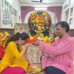 Malvika Sharma Instagram – Happy Guru Purnima 🙏
गुरू ब्रह्मा गुरू विष्णु, गुरु देवो महेश्वरा गुरु साक्षात परब्रह्म, तस्मै श्री गुरुवे नमः 
@rajendrachaturvedi 🙏
#gurupurnima #ghungroopooja #kathakdancer