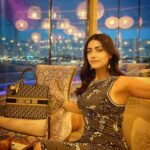 Mamta Mohandas Instagram - Use a Sunday to relax, reflect & shine up your soul.. 🧘🏻‍♀️ @visitqatar @bohosocialqatar 📸 @shabnaazeez #chill #sunday #mood #relax #weekend #instagood #color #wallart #artdeco #cafe #qatar #doha #boho #bohochic Boho Social