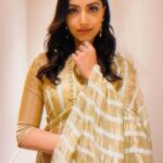 Mamta Mohandas Instagram – Grace Anatomy 💁🏻‍♀️

Saree : @indus_affaire 
HMU : me ☺️

#love #saree #design #selflove Doha