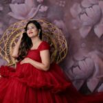 Manali Rathod Instagram - ❤️❤️ My outfit Designer : @you_we_colors_by_lucky Vijjith outfit: @gracenewdesigners Makeup :@makeoversbyhayath Hairstylist: @hair_stylemaker Photography : @cutiepiestories