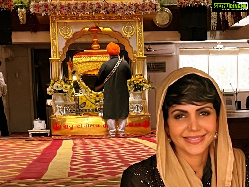 Mandira Bedi Instagram - #AkhandPaath ka #Bhog and #Langar .. in Rajβs name.. This morning with the kids and staff at the #Gurudwara ππ½β¨#DhanGurunanak #satnamshriwaheguru π€ππ½ Gurudwara Dhan Pothar Santacruz West