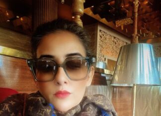 Manisha Koirala Instagram - Early morning flight.. peaceful ❤️❤️❤️ Terminal 2 Chatrapati Shivaji Terminal Mumbai