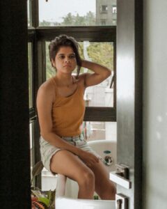 Maya Sundarakrishnan Instagram - minji ponaal maranam endra podhu
Vaazhkai vaazha vekka padalaama - @kabervasuki 
PC: @irst_photography
