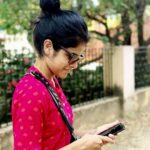 Maya Sundarakrishnan Instagram - Friendu rombo displeeenu ! #oruchancekudusingle❤