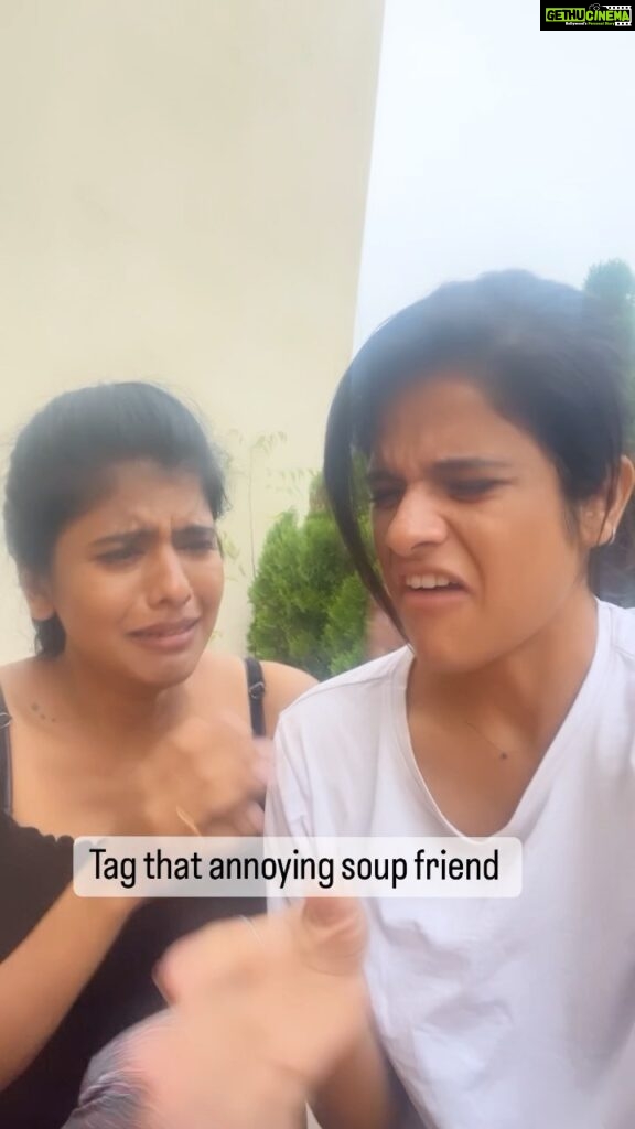 Maya Sundarakrishnan Instagram - Namma love failure kooda thaangidlaam aana indha friend oda love failure thaanga mudila da 😵‍💫 Tag that annoying soup fellow ! @mayaskrishnan