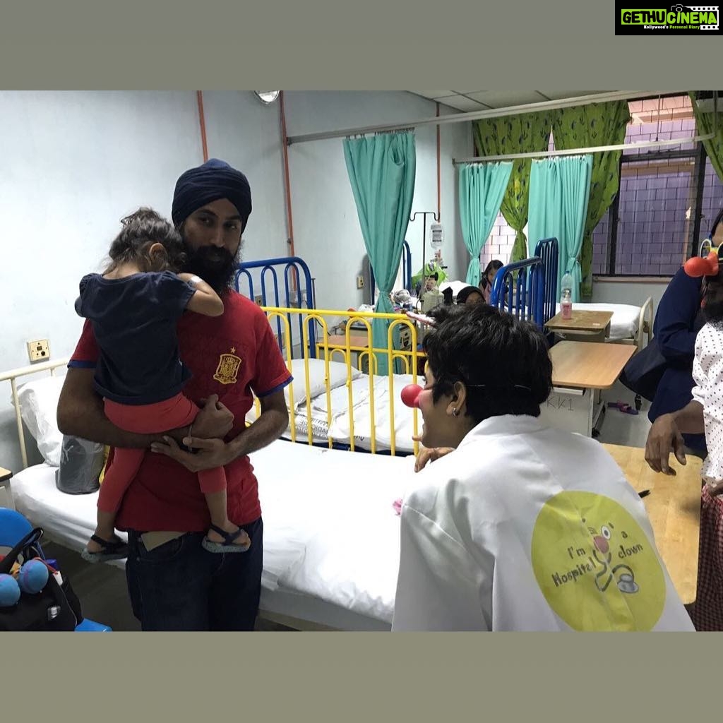 Maya Sundarakrishnan Instagram - #clowndoctor #hospitalclowning #laughterheals #happybaby