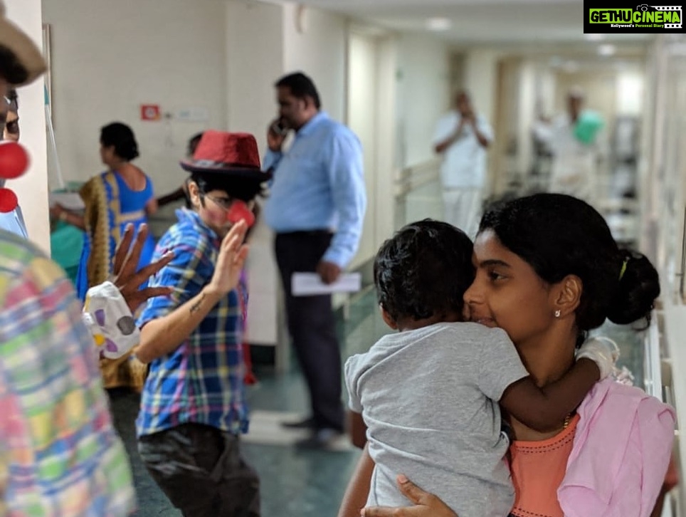 Maya Sundarakrishnan Instagram - Me and my Amazing team of clowns Introduced Hospital clowning in Government Rajaji Hospital , Aravind Eye hospital and Apollo hospital in Madurai . Pictures from the other two hospitals coming soon . #clowndoctor #hospitalclowning