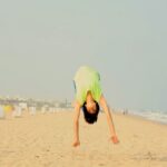 Maya Sundarakrishnan Instagram - Thiruvanmiyur beach practise. .. #Backflip #gymnast #thiruvanmiyurbeach #actor #fitnessgoal