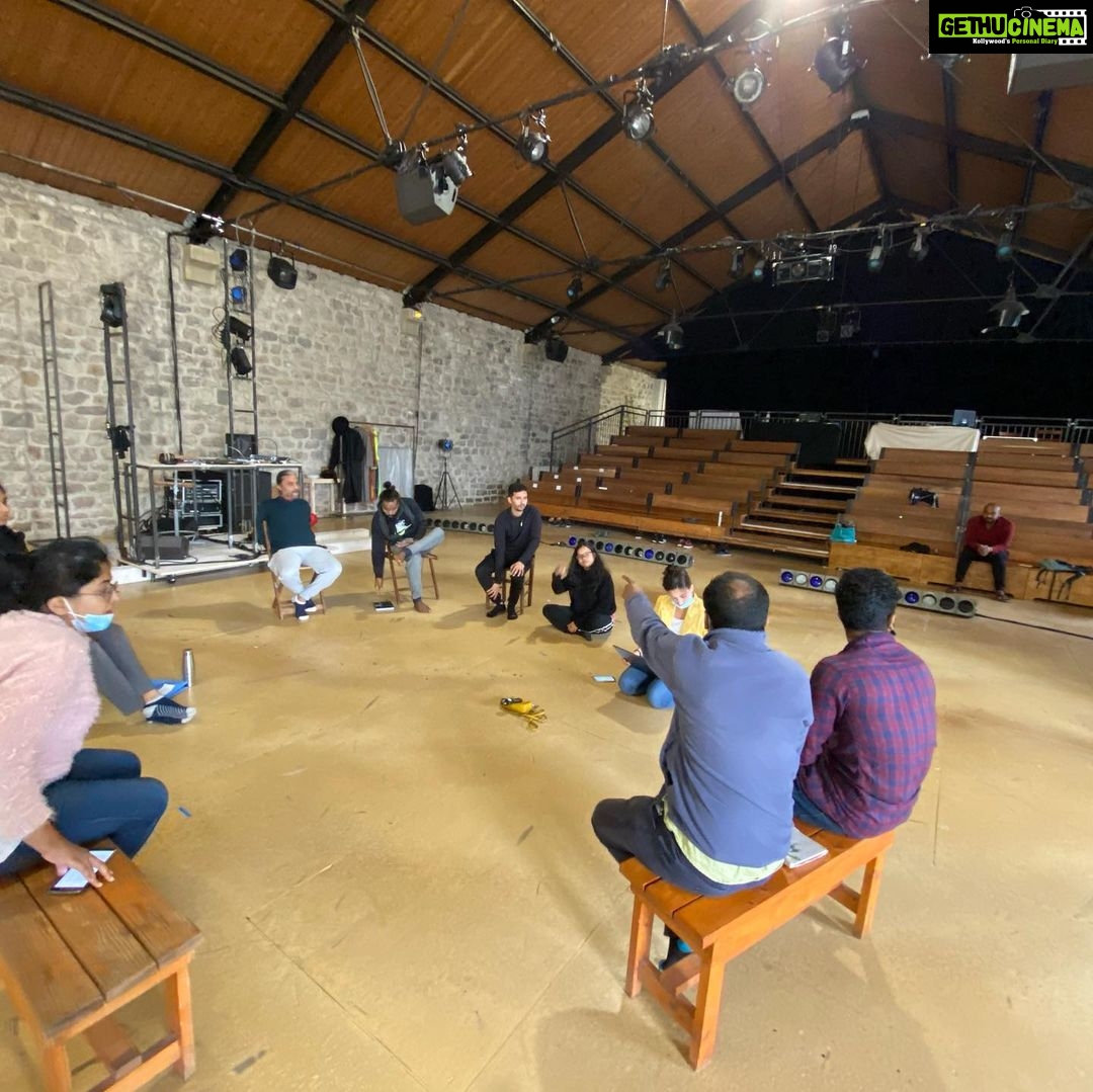 Maya Sundarakrishnan Instagram - Flying chariot(s) 2021 @indianostrum.theatre Rehearsals at #theatredusoleil #1 Paris, France @anjanabalaji @abhaymaha @zthtx @garimamishra514 @dj.dharani @faces_presents , marine cormoreche , @saran_jith_actor Théâtre du Soleil - officiel