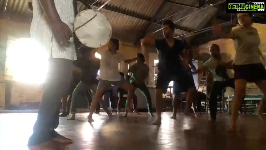 Maya Sundarakrishnan Instagram - Devarattam is a traditional folk dance form of Tamil Nadu. Urumi is a percussion instrument used in Devarattam. The dance which is truly believed as a ‘rendition to God’, has thirty-two rhythmic steps known as ‘adavu’. On the beat of ‘Deva Thunthubi’ the dance is performed. It was unbelievably wonderful to move to the beat of Urmi Melam, Thappu Melam . Devarattam dance is a stunning artistry of Kattambomman dynasty still prevailing its undeniable charm and purity, mesmerizing the state of Tamil Nadu from time immemorial. Indianostrum Theatre Learning Devarattam from the Master NellaiManikandan. @nellaimanikandan @sharath_folktales Are you ready to resonate with the sounds of celebration on stage? Coming soon ….