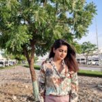 Meera Nandan Instagram - പച്ചമരത്തണലിൽ 🤪 #fromthearchives Dubai, United Arab Emiratesدبي