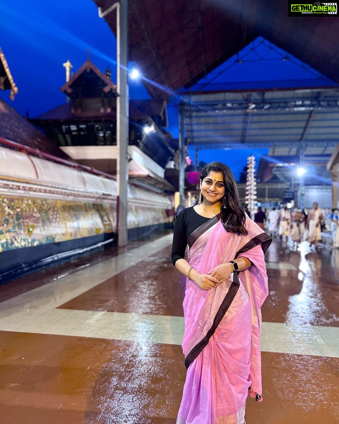 Meera Nandan Instagram - ഏറ്റവും പ്രിയപ്പെട്ട കണ്ണന്റെ അടുത്ത് 🙏🏼 #guruvayur Guruvayoor, India