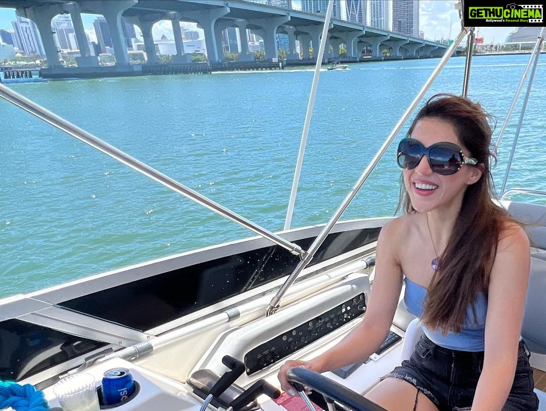 Mehrene Kaur Pirzada Instagram - 🛥 🏊♀️ 🎉 Miami Beach, Florida