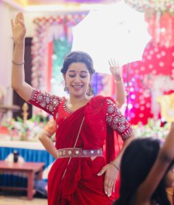 Mirnalini Ravi Instagram - Happy Women’s Day to all the beautiful ladies out there ❤️
Stay high spirited & fly high 🕊 #happywomensday
