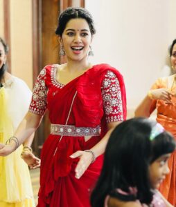 Mirnalini Ravi Instagram - Happy Women’s Day to all the beautiful ladies out there ❤️
Stay high spirited & fly high 🕊 #happywomensday
