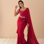 Mirnalini Ravi Instagram - Here comes your Valentine ♥️ #happyvalentinesday Wearing @label_kusumanjali Stylist @navadevi.rajkumar Accessories @rimliboutique @vivahbridalcollections M&H @kaviyaartistry_off Shot by @prachuprashanth