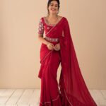 Mirnalini Ravi Instagram - Here comes your Valentine ♥️ #happyvalentinesday Wearing @label_kusumanjali Stylist @navadevi.rajkumar Accessories @rimliboutique @vivahbridalcollections M&H @kaviyaartistry_off Shot by @prachuprashanth