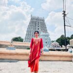 Mirnalini Ravi Instagram - Starting 2022 like ✨ Happy Newyear 🥳 Ps : spare my late post Thiruvanamalai