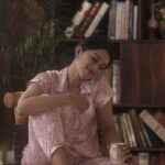 Mirnalini Ravi Instagram - Uyir urugudhey💕 Manam karaiyudhey 💕 An @arrahman musical 🫶🏻 #COBRA