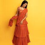 Mirnalini Ravi Instagram - Look on the bright side 🍋