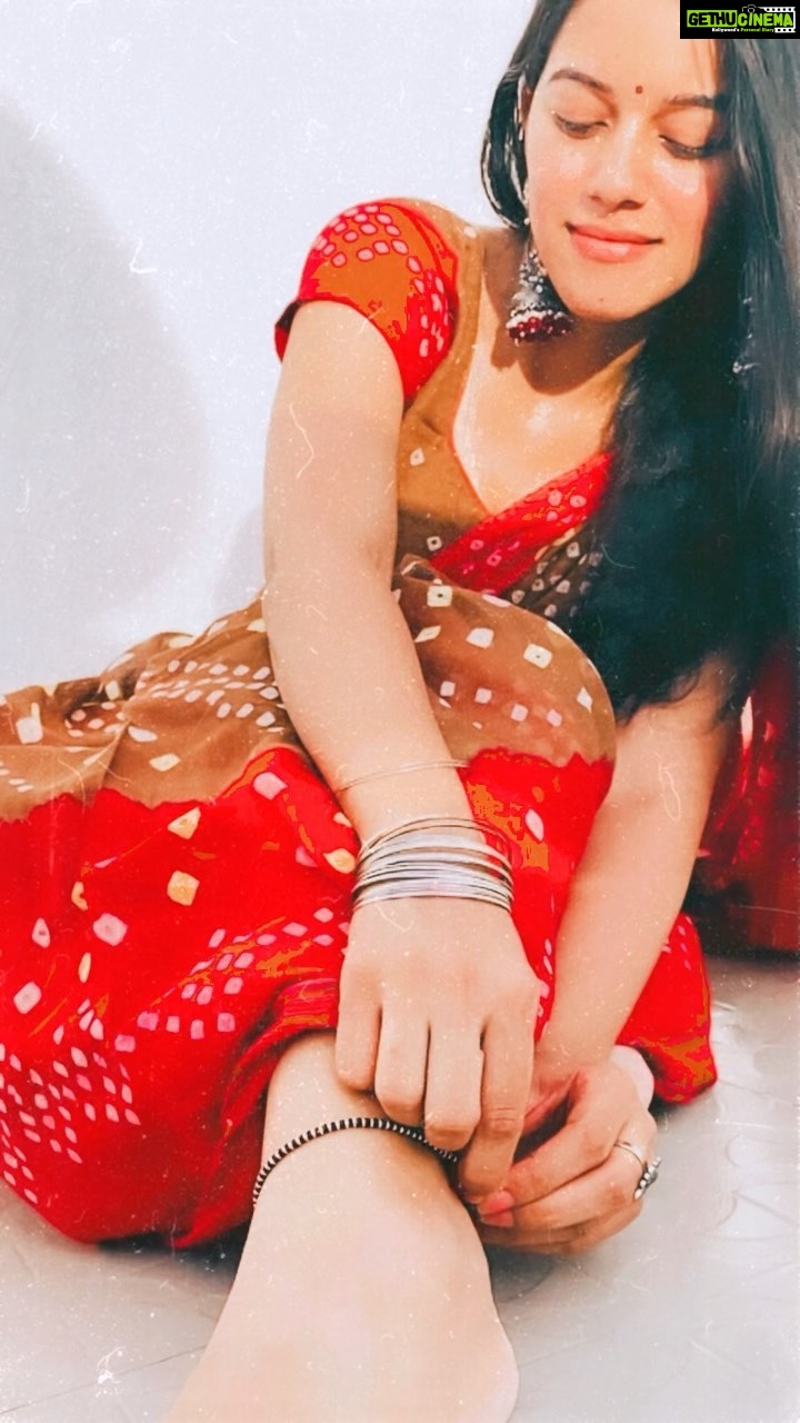 Mirnalini Ravi Instagram - En kaadhal kangal pogum pallaakkilae❣️