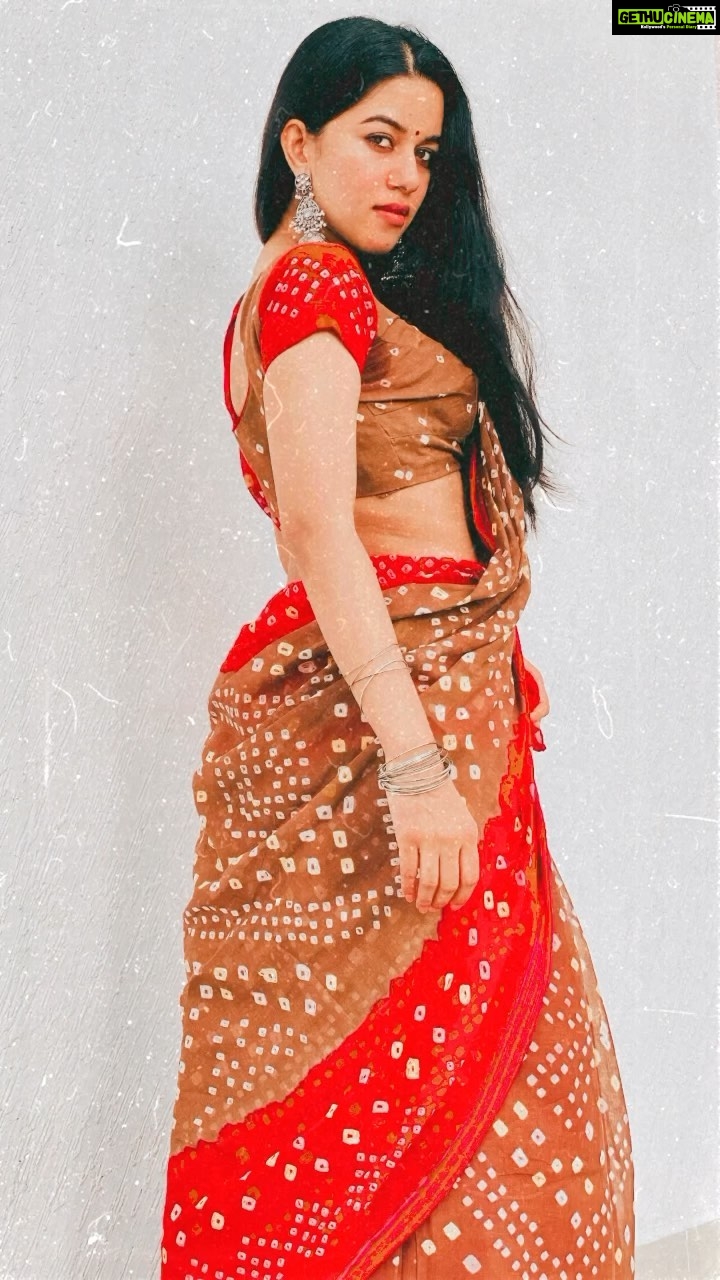 Mirnalini Ravi Instagram - Thendral kaatrum veesudhu 🍂