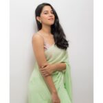 Mirnalini Ravi Instagram - Mom’s Saree Mom’s Me 💚💖 . . . PC @christopherchullan MUA @makeupbyvarsharajendraprasad