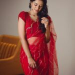 Mirnalini Ravi Instagram - Coz i wanted to look like a 💯 wala this Diwali 💥🔥🪔 Wearing @geethikakanumilli