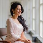 Mirnalini Ravi Instagram - 🌸 . . . . . Styled by @navadevi.rajkumar Wearing @studio_l_by_lini Mua @anushyaa_mua PC @pk_views